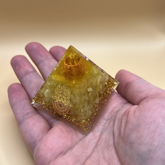Chakra Citrine Orgonite Pyramid Natural Stone - Picture 7 of 7